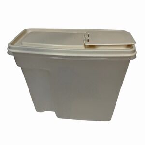 VTG Rubbermaid Servin' Saver 0091 13 Cups Almond Lid Cereal Storage Container